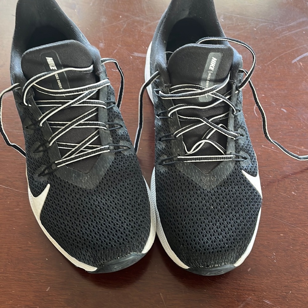 Nike Quest black like new